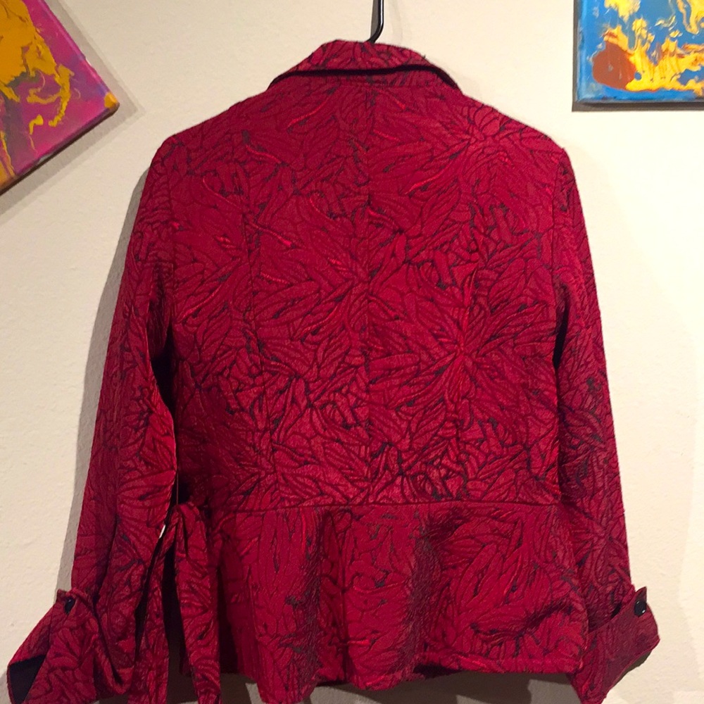 Red Coat, - Picture 4 of 5